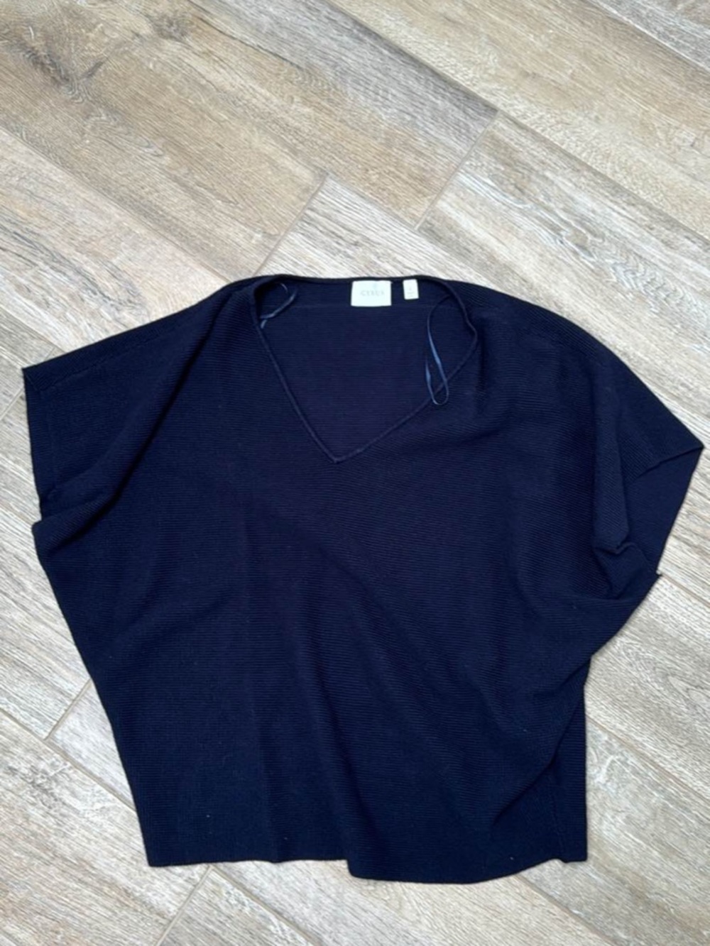 NEW Navy V-Neck Short Sleeve Knit Top